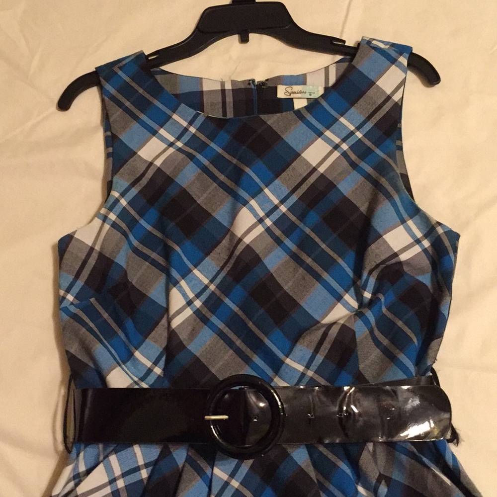 Dress - Picture 2 of 7